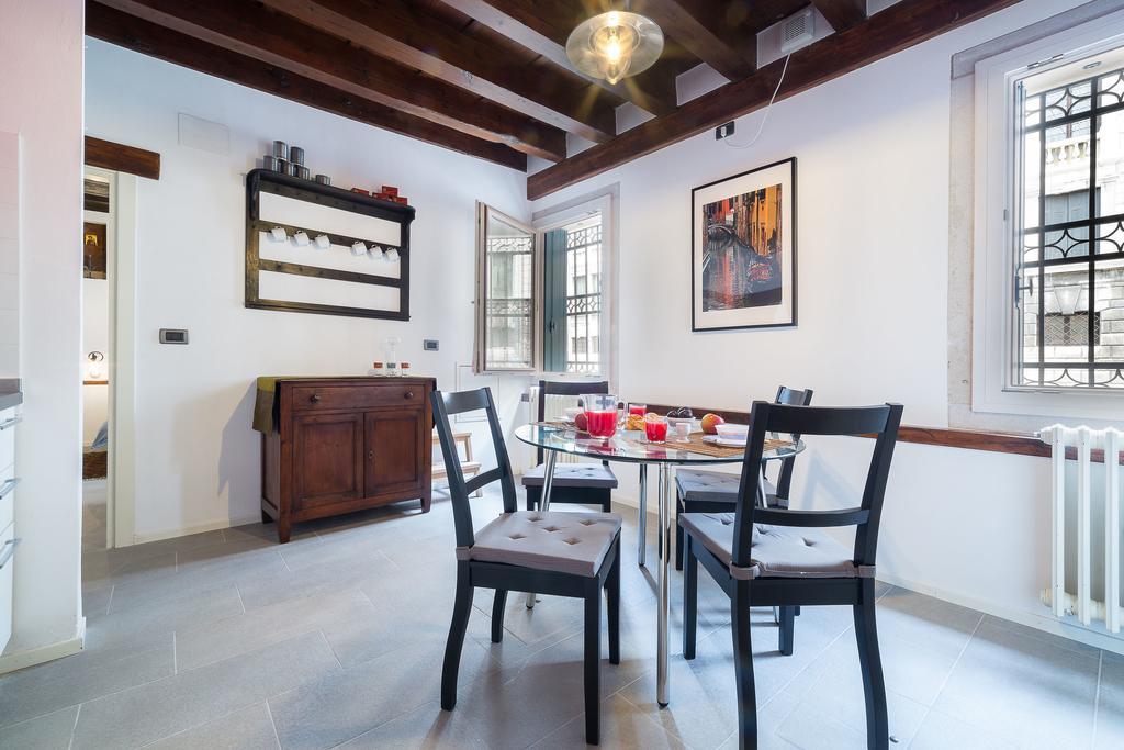 Апартаменти Ve.N.I.Ce Cera Casa Santo Stefano Венеція Екстер'єр фото